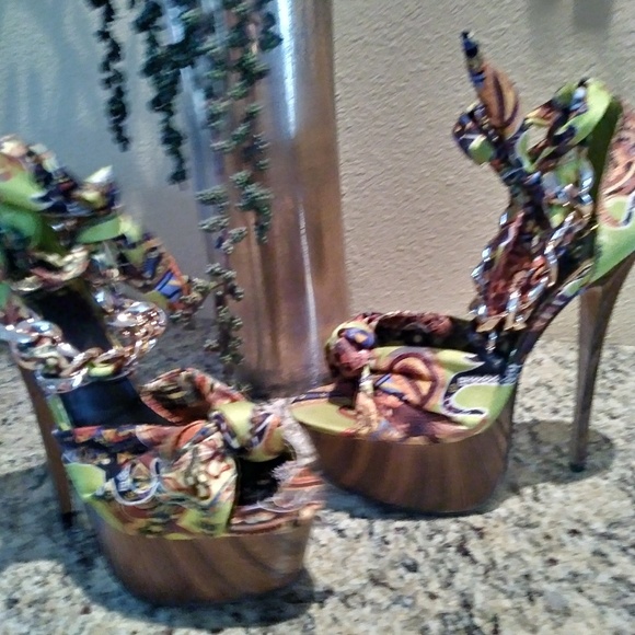 Heels - Picture 1 of 5